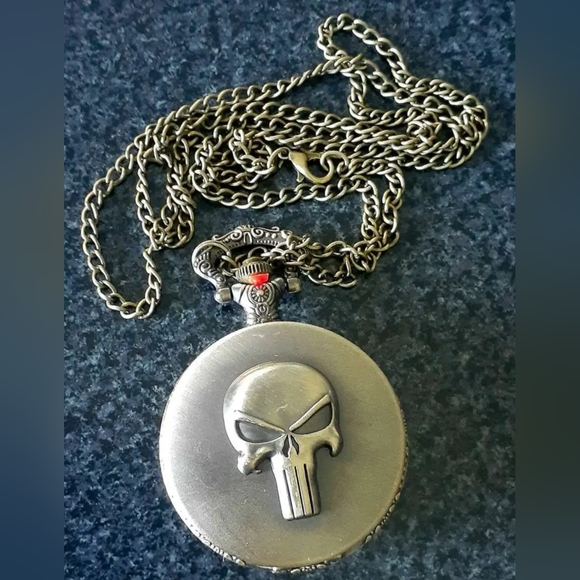 New Punisher Skull pocket watch SHIPPING AVAILABLE - Picture 1 of 4